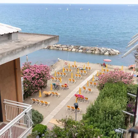 Apartmán 25trilocale Vista Mare E Amazzonia Style